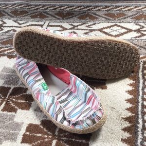 Sanuk canvas slip-on’s